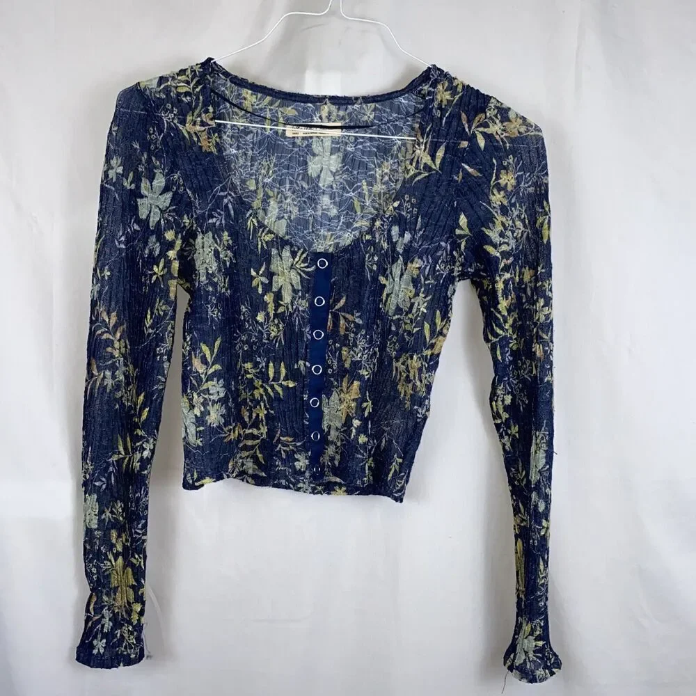 Free People We the Free Angelina Floral Lace button front long sleeve crop top S
